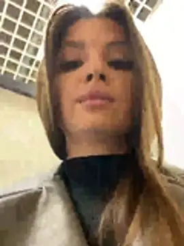 KrisMagnoly live cam on StripChat