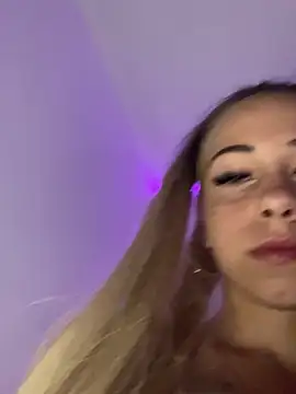Katherinabby33 live cam on StripChat