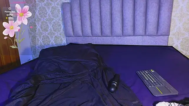 angeles_azul live cam on StripChat