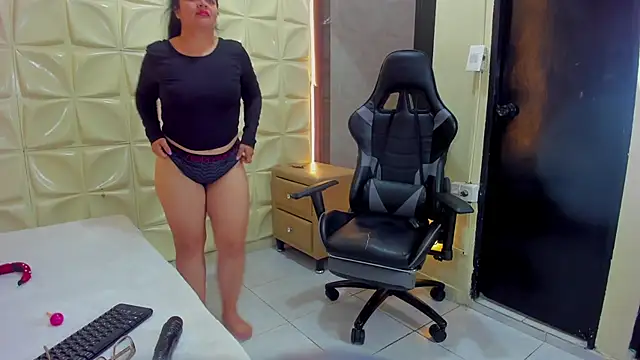 megan_glenda live cam on StripChat