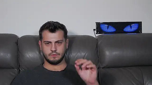 CrazyDom1 live cam on StripChat
