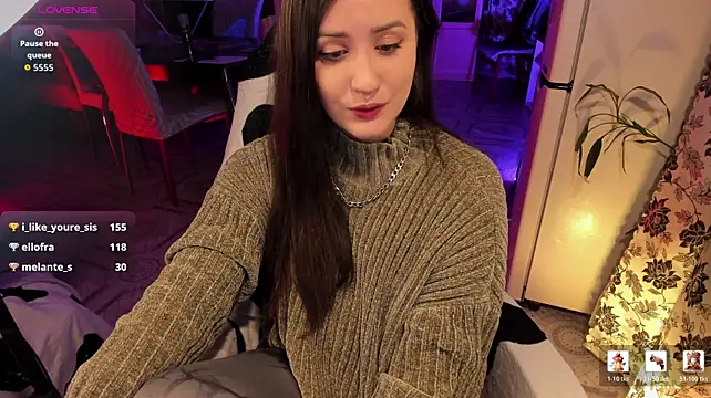 Sserendipityy live cam on StripChat