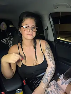 LisaNimmersatt live cam on StripChat