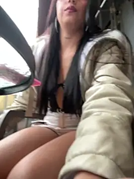 LilacNoir live cam on StripChat