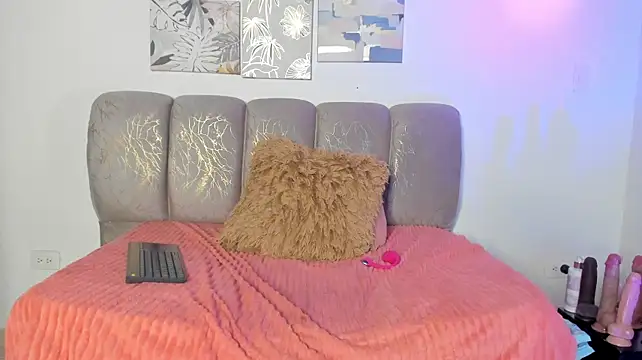 Aylah_beckman live cam on StripChat