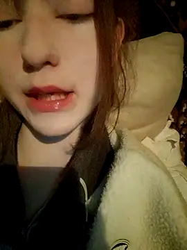 Yoonhee_ki live cam on StripChat