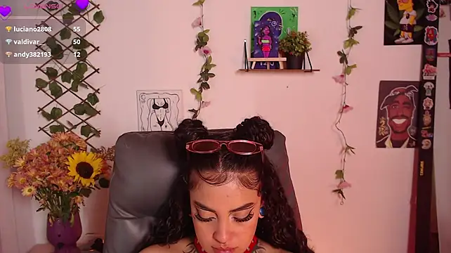 Cata_green live cam on StripChat