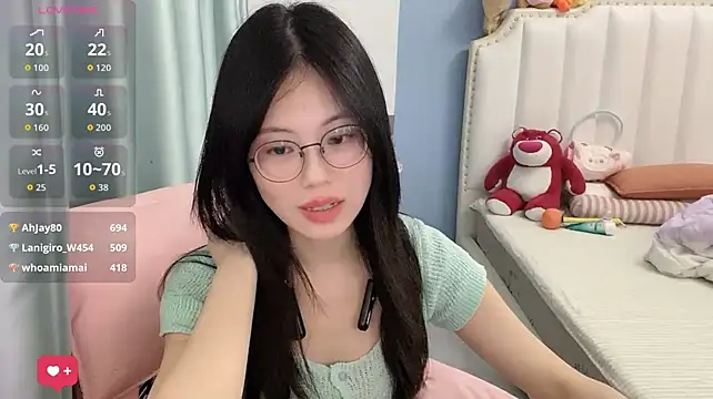 Luna-666 live cam on StripChat