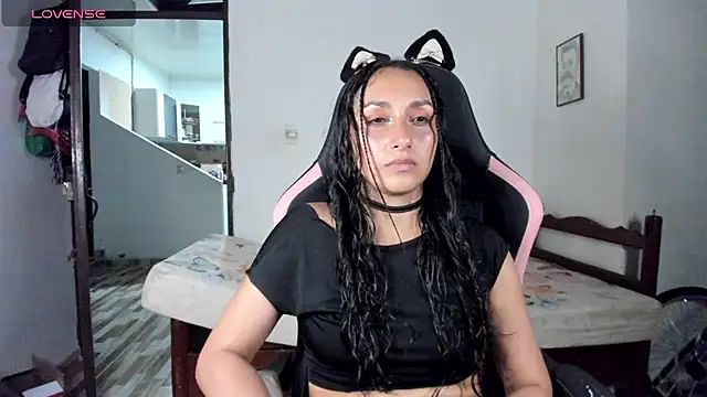 adrena_10 live cam on StripChat