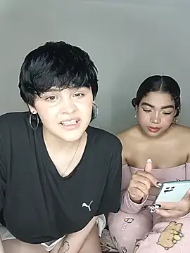 Valkiria_and_Sam live sex cam
