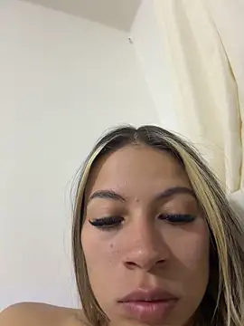 Mia_Rosee1 live cam on StripChat
