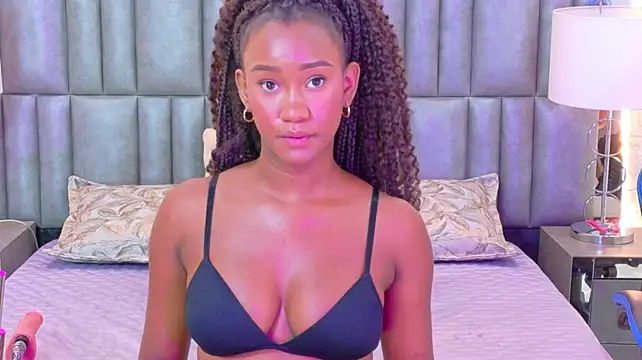 TylaWest live cam on StripChat