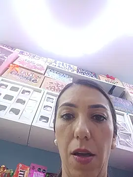 LunaZambrano live cam on StripChat