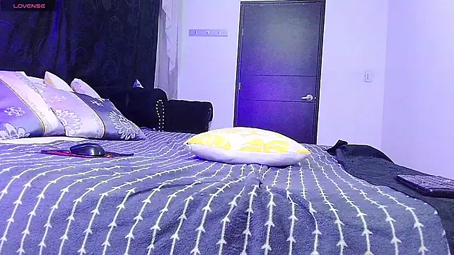 axell_stone_ live cam on StripChat