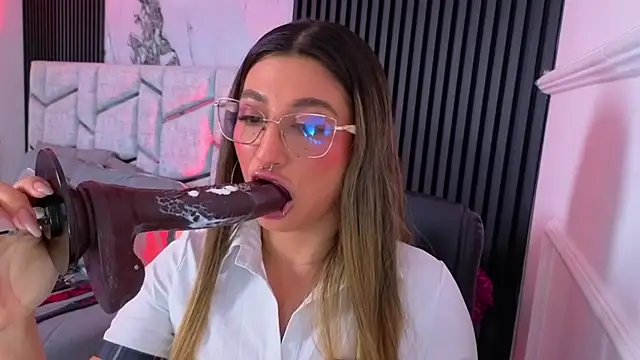 Gabrielakassi live cam on StripChat