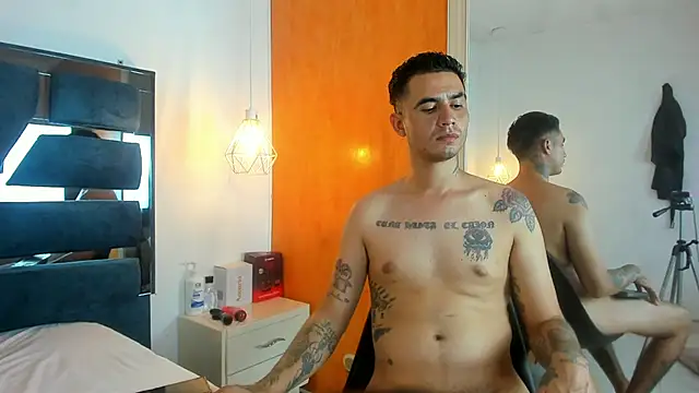 Irina_and_Max live cam on StripChat