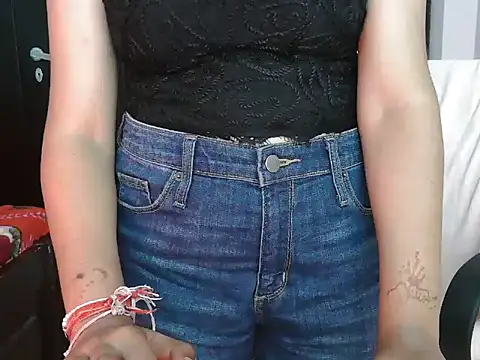 Sonam-kapur1 live cam on StripChat