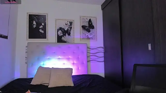 LilithVelovva live cam on StripChat