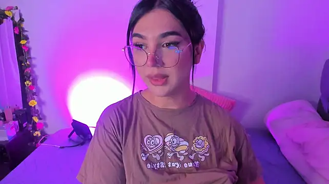 RoseCassie live cam on StripChat