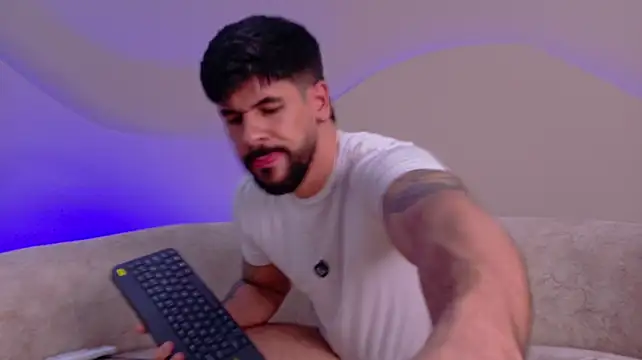 Petesevans live sex cam