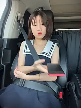 littleqiu live sex cam