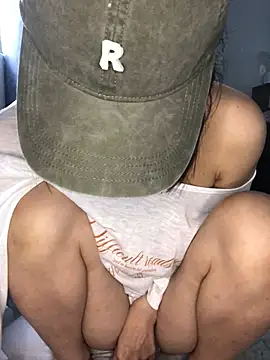 Writhing_First live cam on StripChat