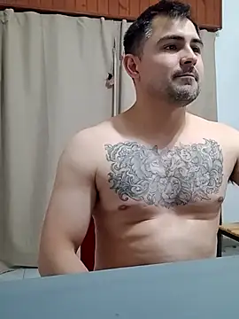Bradd_32 live cam on StripChat