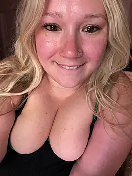 PiggyRose live cam on StripChat