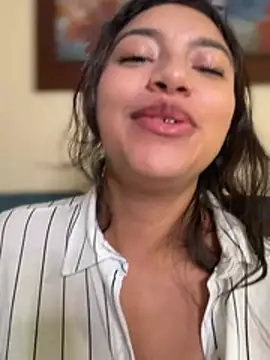 CocoaGigiMuse live cam on StripChat