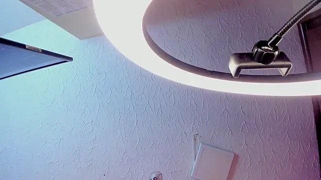 LalilaBrunettee live cam on StripChat