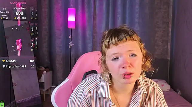 VioletDesiree live cam on StripChat