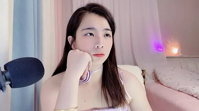 amy-6668 live cam on StripChat