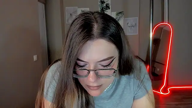 MiraTorson live cam on StripChat