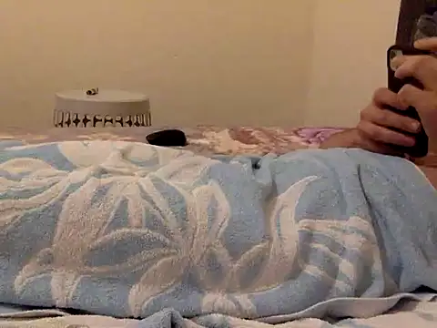 Robynson97 live cam on StripChat