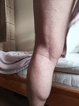 mezczyzna36 live cam on StripChat