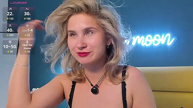 Lilianadaniels live cam on StripChat