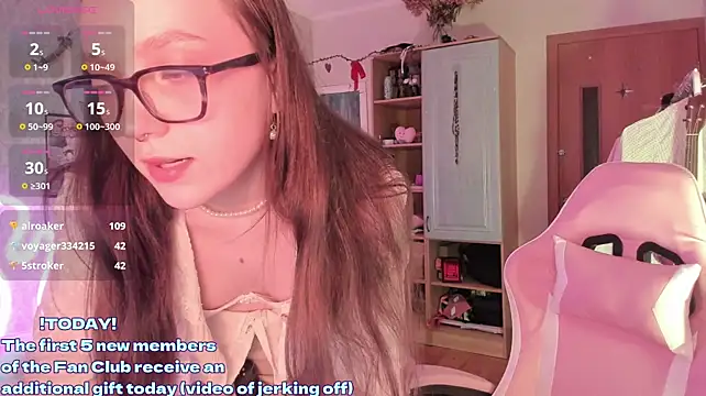 RileyNymph live cam on StripChat