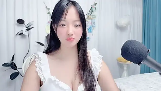 Winnie666999 live cam on StripChat