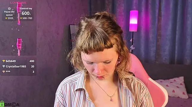 VioletDesiree live cam on StripChat