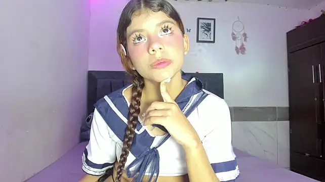 emmie_bunny live cam on StripChat