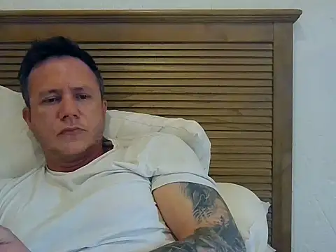 TroyDieselXXX live cam on StripChat
