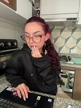 Red_kytty6 live cam on StripChat