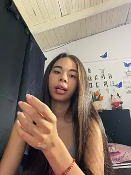 Milleradhara24 live sex cam