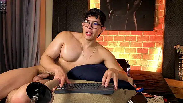 GrayAndrews live sex cam