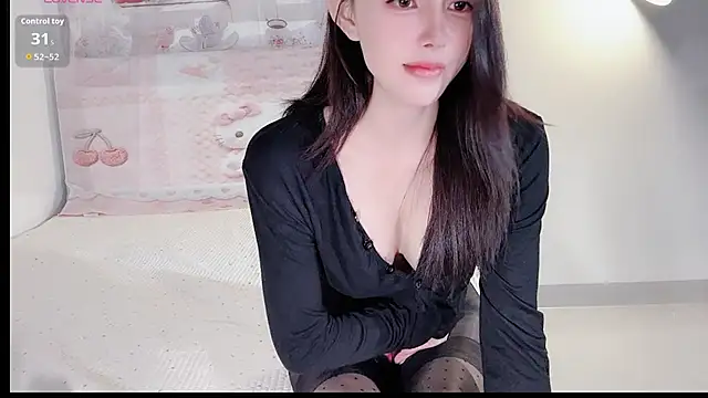 lvy-w live cam on StripChat