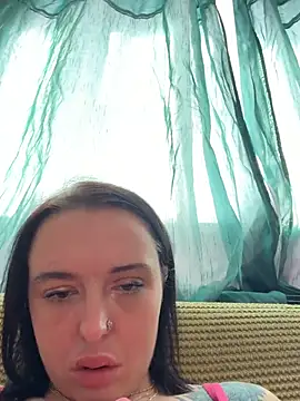 NiccyCherry live cam on StripChat