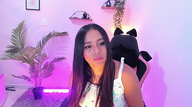 Ciara8 live cam on StripChat