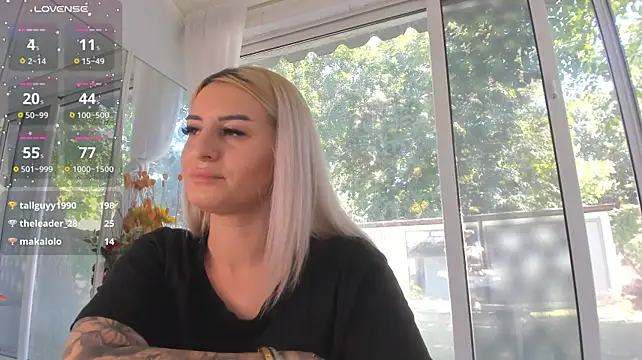 Ella_Vee live cam on StripChat