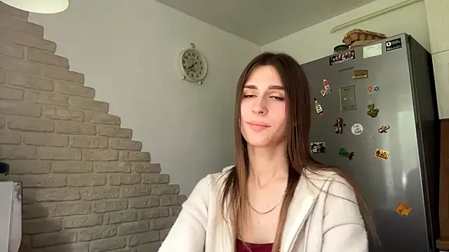 ZaraGuyette live cam on StripChat