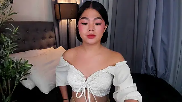 AsianHugecockAnna live cam on StripChat